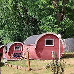 Campingplatz Tinyhouse Comet Am See, An Der Mecklenburger Seenplatte *