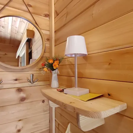 Tinyhouse Comet Am See, An Der Mecklenburger Seenplatte Kemp *